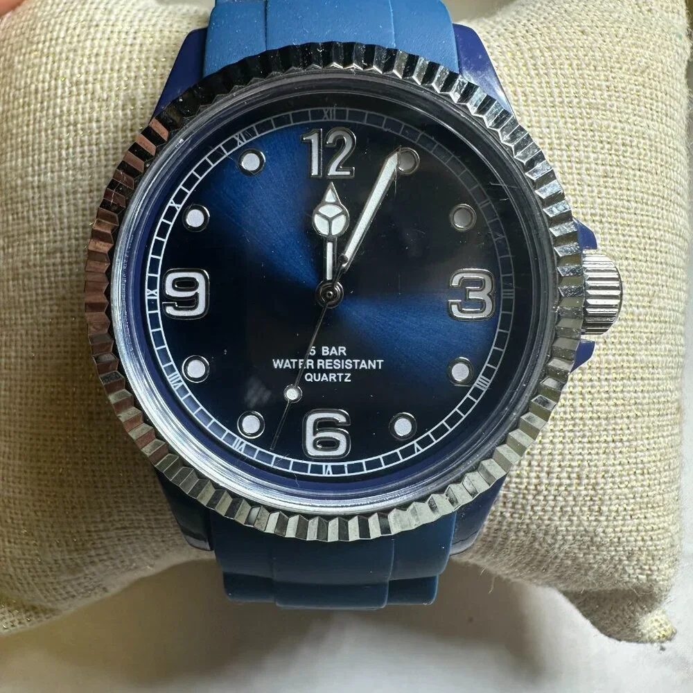 Sempre Watch Men Silver Tone Blue Silicone Band Fluted Bezel New Battery 9.5
